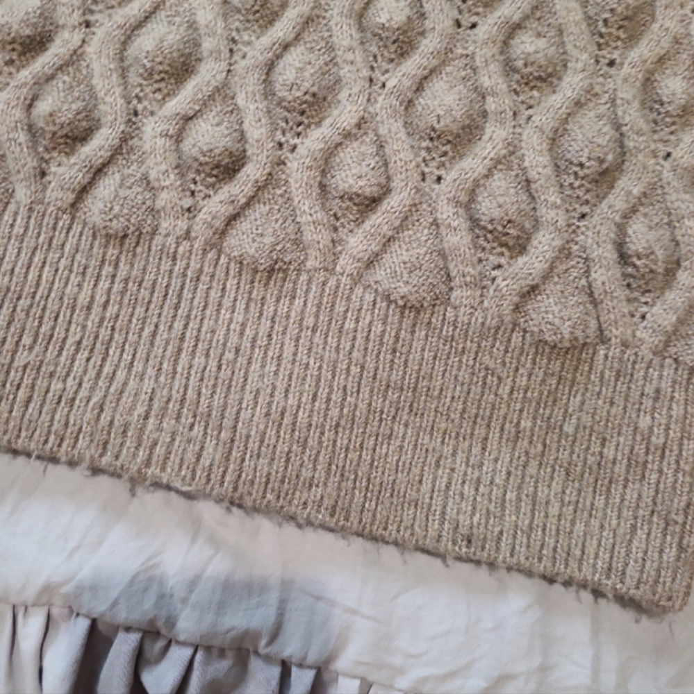 Sweet Romeo Womens SZ Sm. Bobble Knit textured Taupe‎ crew neck sweater soft - Picture 11 of 11